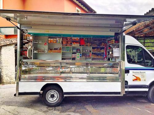 Furgone Street Food e Mercato-2 (1)